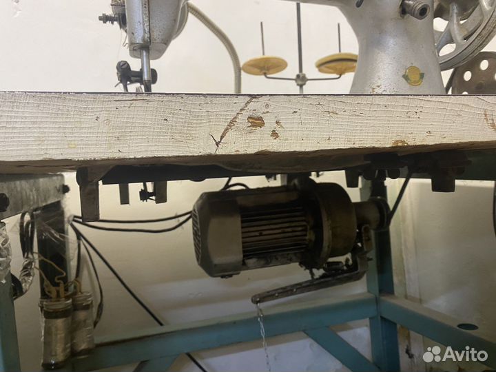 Промышленная швейная машинка
