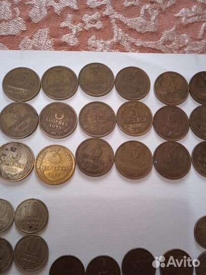 Бумажные купюры СССР и монеты
