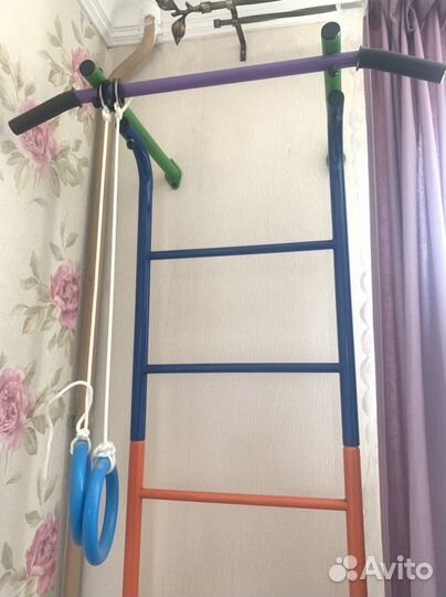 Шведская стенка с турником и кольцами