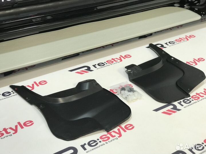 Подножки Toyota Land Cruiser Prado 150 Черные