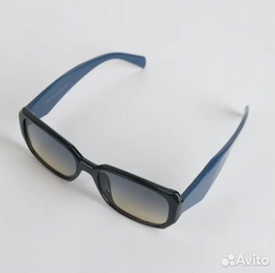 Солнечные очки женские