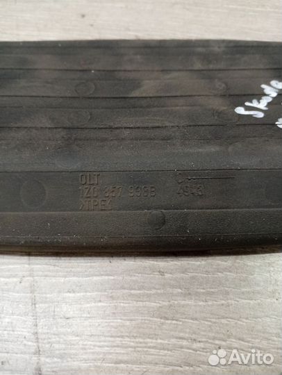 Коврик бардачка Skoda Octavia A5