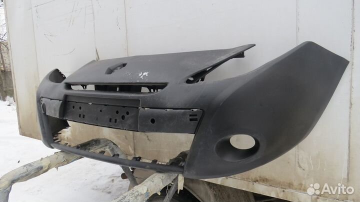 Бампер передний Renault Clio 09-12