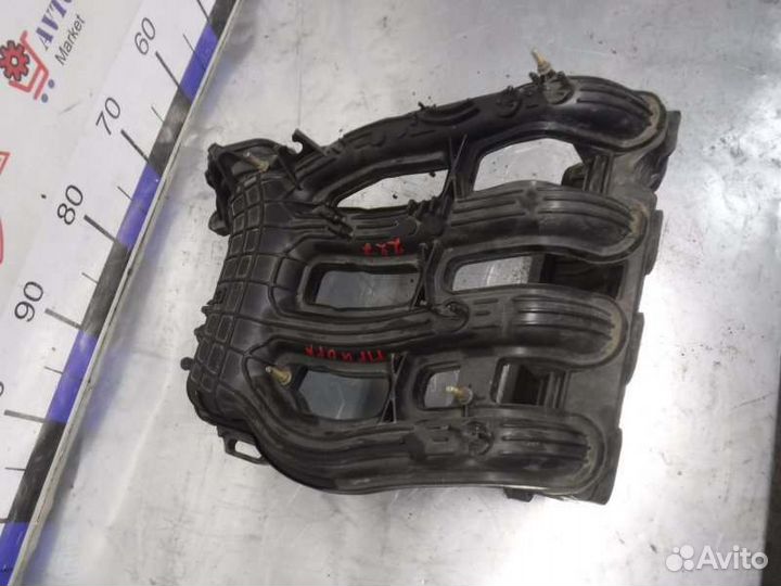 Коллектор впускной Лада Приора 126 2011