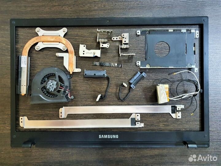 Запчасти и комплектующие Samsung np300v5a