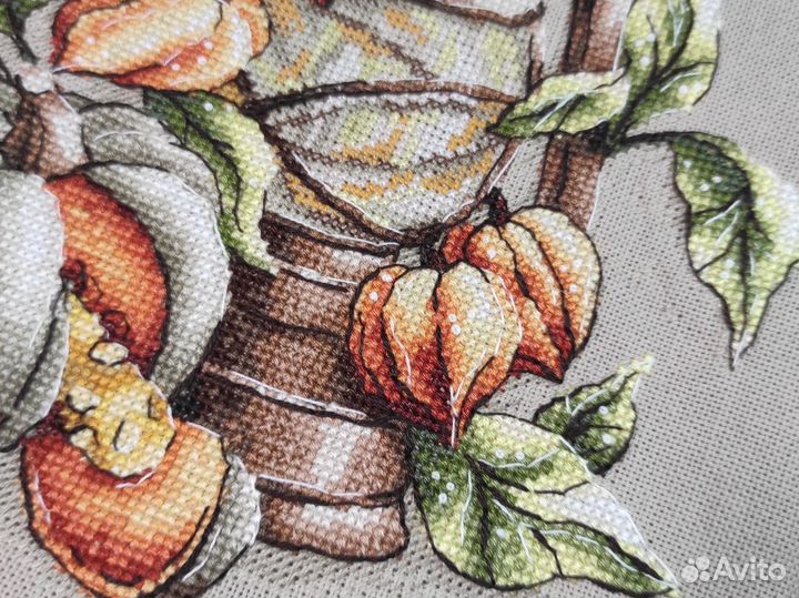 Готовая вышивка крестом Керосиновая лампа физалис