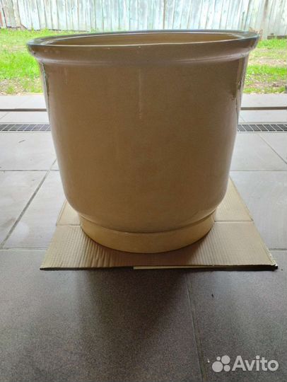 Напольный керамический горшок для цветов. бронь