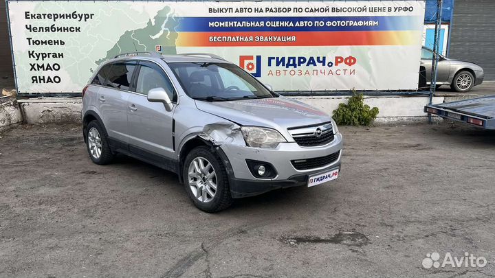 Обшивка двери багажника правая верхняя Opel Antara