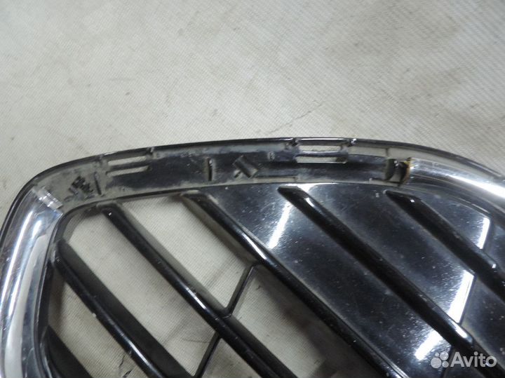 Решетка переднего бампера Ford Mondeo 2010 - 2014