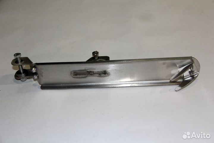 Крепление датчика Lowrance TripleShot под лодку