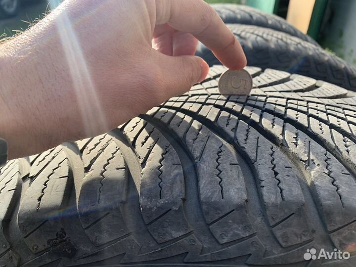 Goodyear Vector 4Seasons Gen-2 SUV 235/60 R18 107W