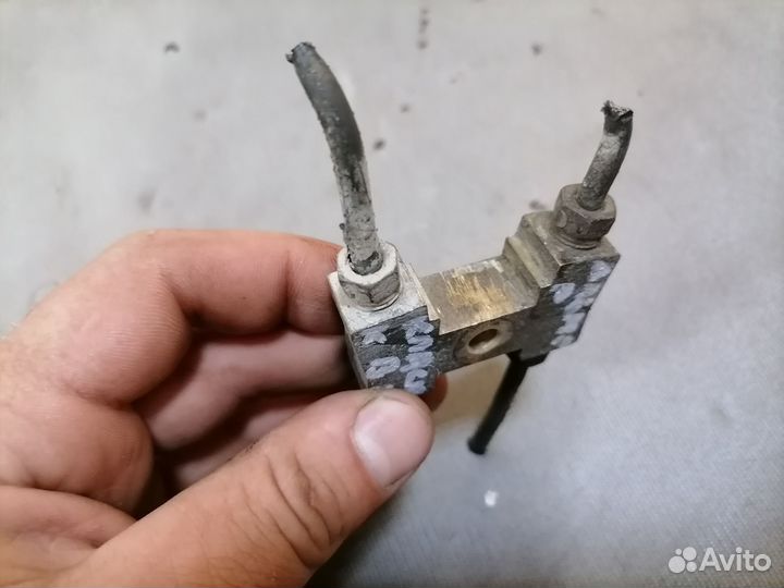 Распределитель тормозных сил Nissan Almera Classic