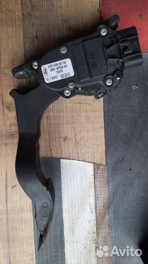 Электронная педаль газа Ford Fusion