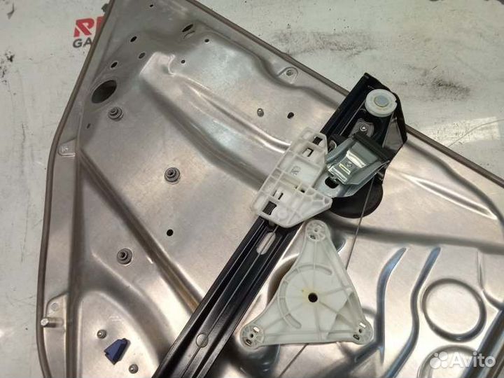 Стеклоподъёмник задний правый Mercedes-Benz