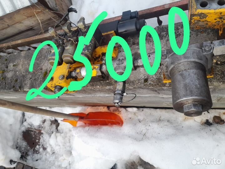 Запчасти б.у на JCB JS 300 LC экскаватор