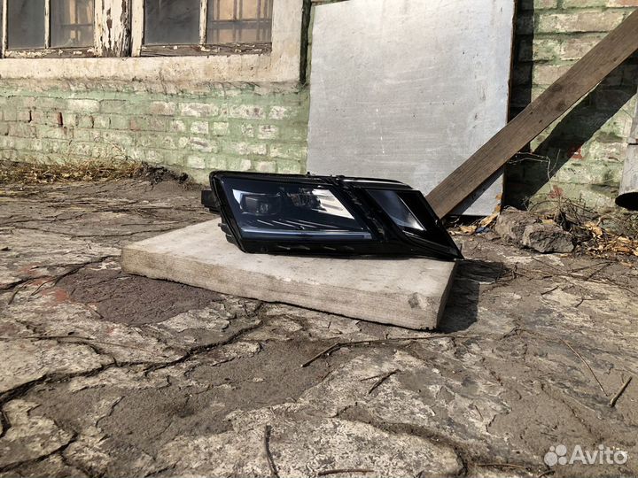 Правая фара Skoda Octavia 2017-2020 Led