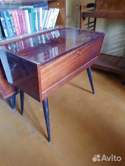 Тумба прикроватная