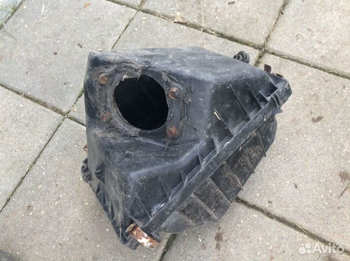 Корпус воздушного фильтра Subaru Legacy 2