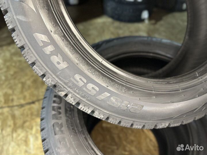 Pirelli Formula Ice 215/55 R17 98T