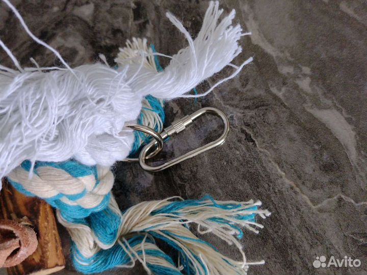 Корм для попугаев+ игрушка