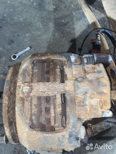 Суппорт тормозной передний Scania R 4 серии