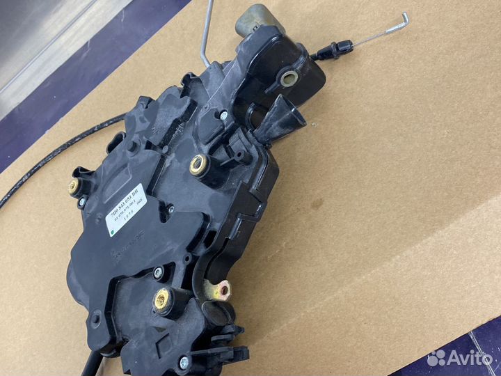 Замок сдвижной двери Vw Transporter T5 левый