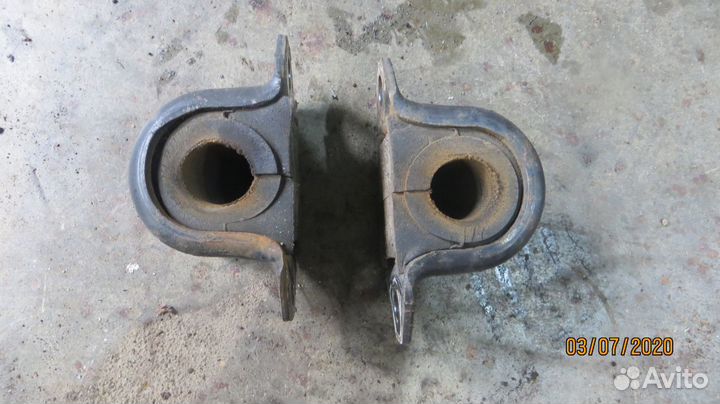 Скобка втулки стабилизатора от Jeep WK WH