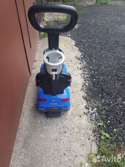 Детский автомобиль-каталка Volkswagen T-Roc BR s10