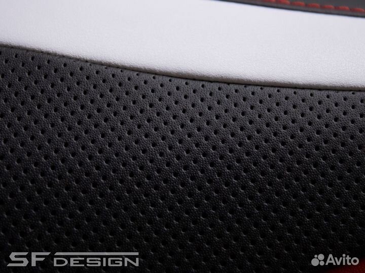 Сиденье для Honda CB1300 Tri Color Waves Strategy