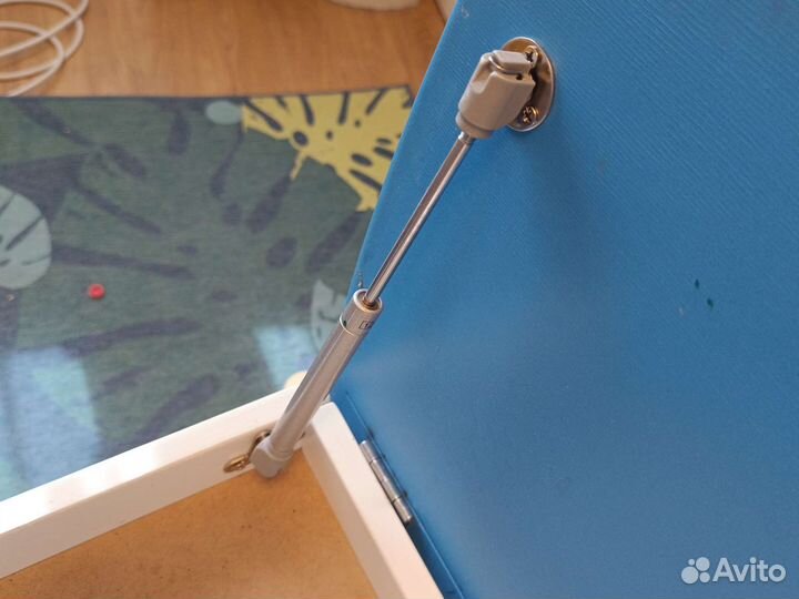 Детский стол со стулом