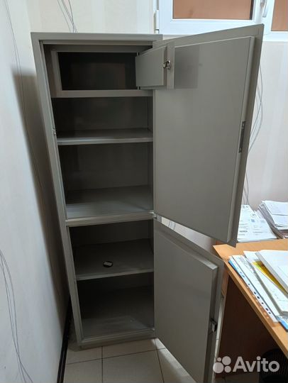 Шкаф металлический сейф