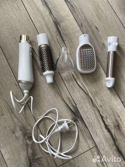 Фен-щетка Philips HP8663 Essential Care