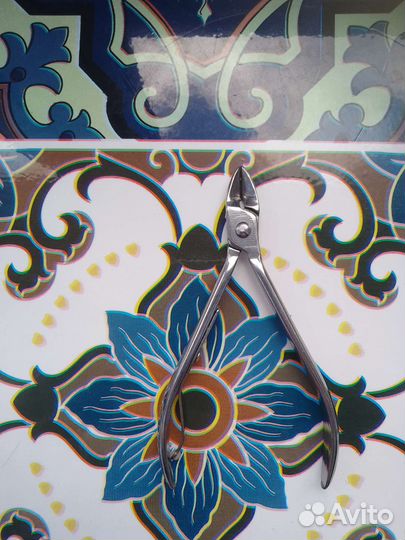 Щипчики маникюрные