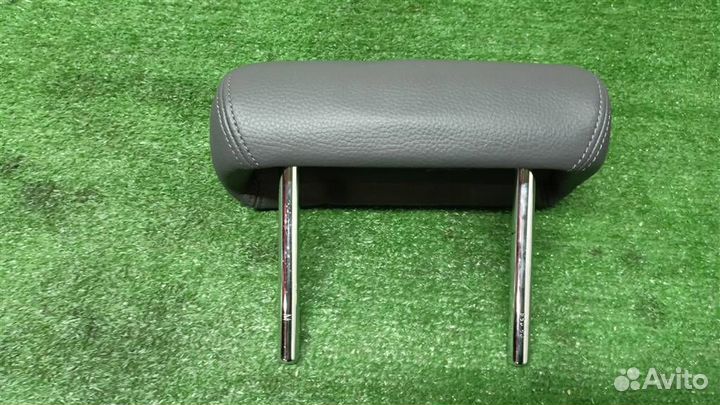 Подголовник сиденья задний VW Touareg 2002-2010