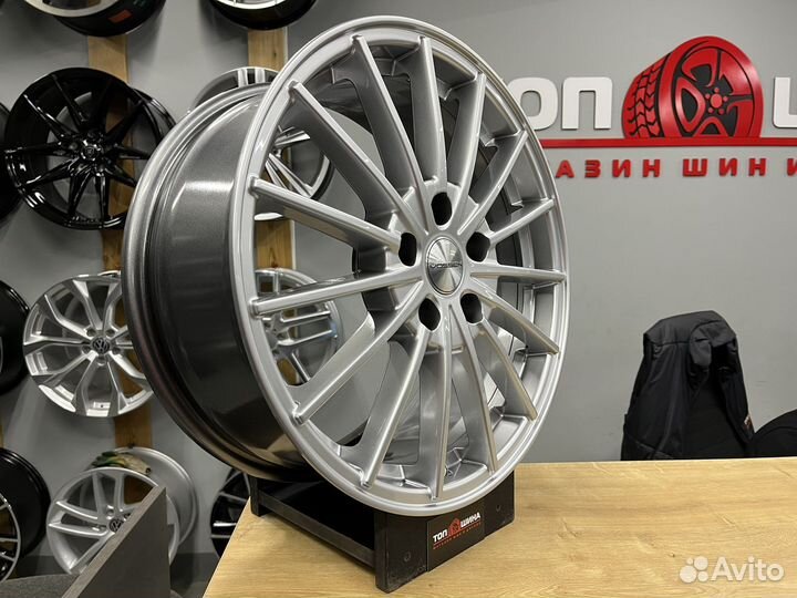 Диски R17 Vossen на Volkswagen Golf и Skoda Superb