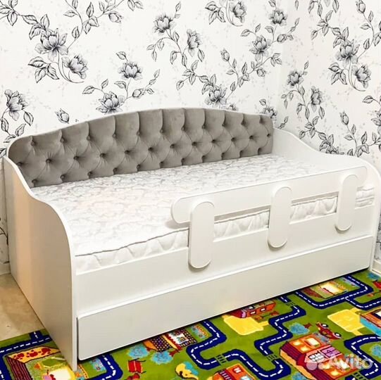 Детская кровать с Мягкой спинкой