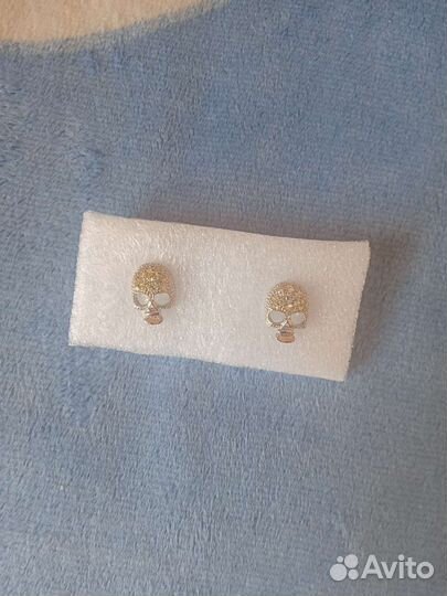 Серьги черепа со стразами новые