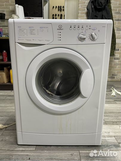 Стиральная машина Indsit загрузка 5кг