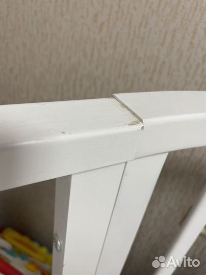 Детская кроватка с маятником