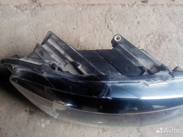 Фара правая Volkswagen Polo