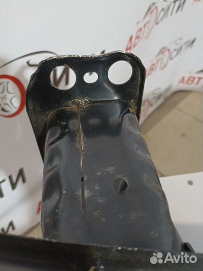 Усилитель бампера передний Hyundai Solaris