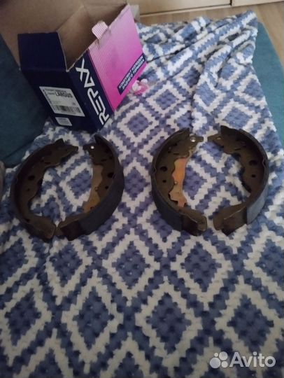 Продам колодки на лада ларгус задние