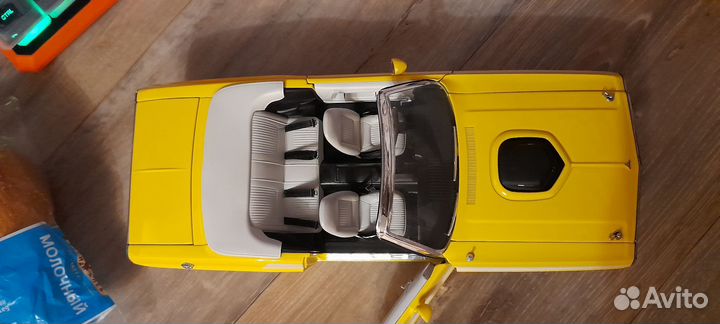 1:18 greenlight dodge challenger