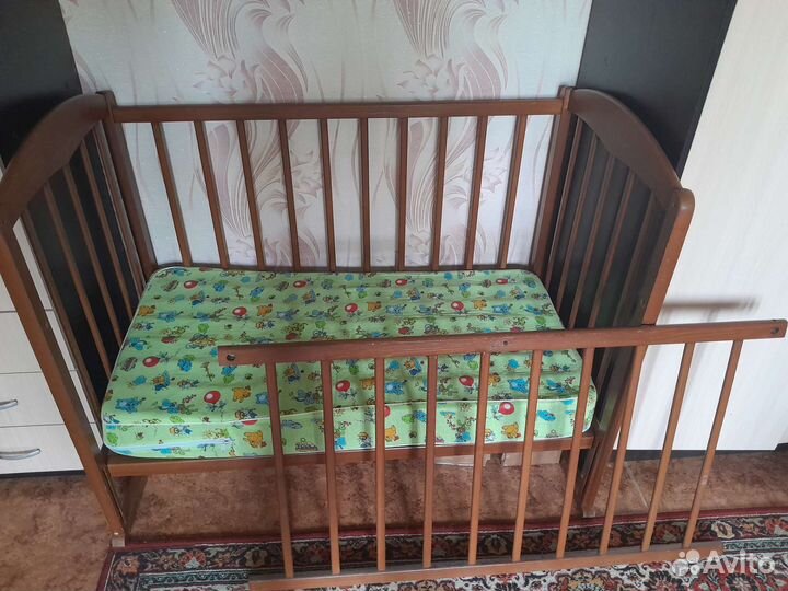 Детская кроватка