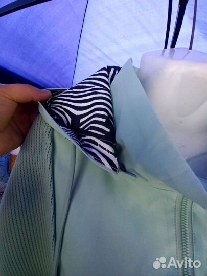 Ветровка женская