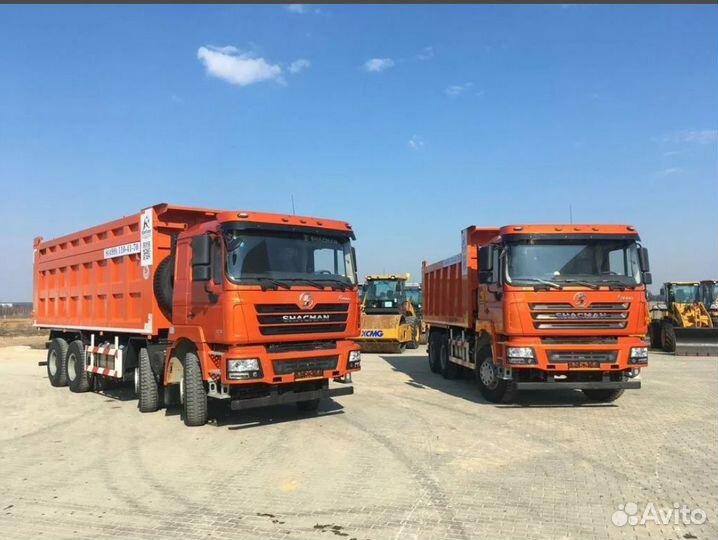 Водитель самосвала