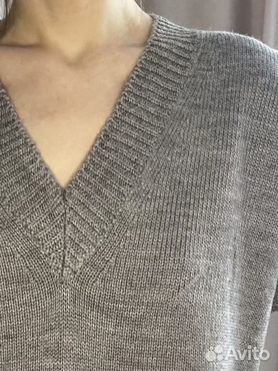 Жилетка женская вязаная