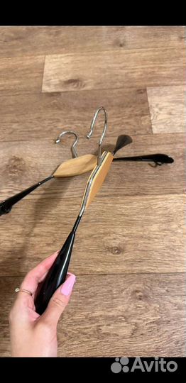 Продам вешалки в наличии 50 шт, цена 75 р