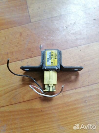 Датчик удара Mitsubishi Pajero V75W 6G74 GDI 2001