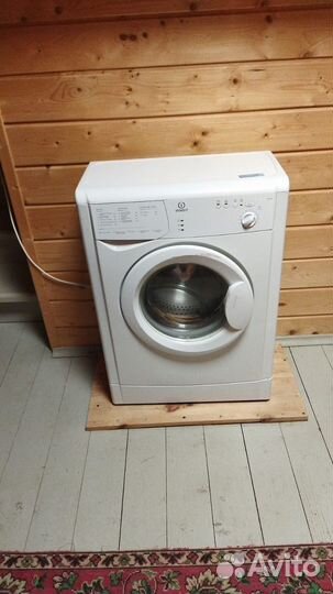 Стиральная машина узкая Indesit wiun 81 (сsi)